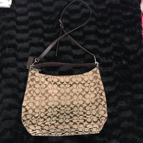 🦄 Rare Coach carryall Signature Purse!! 🦄 - Picture 2 of 8